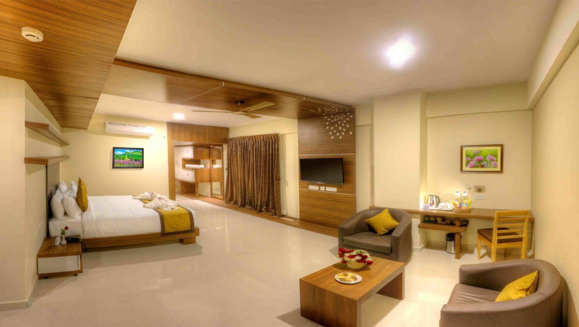Rio Meridian Hotel Mysore Luaran gambar
