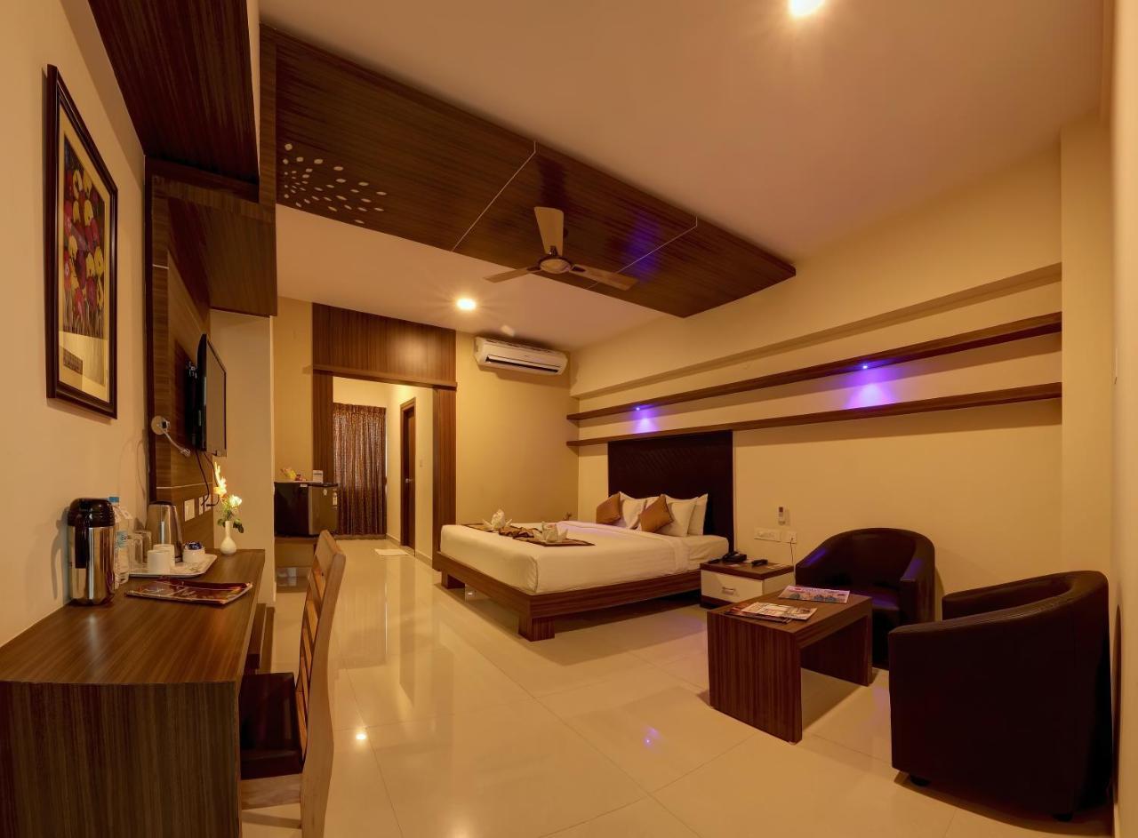 Rio Meridian Hotel Mysore Luaran gambar