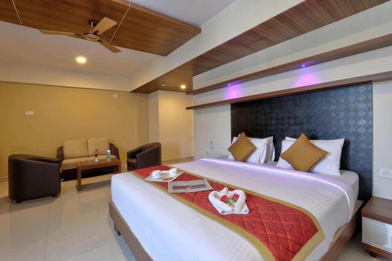 Rio Meridian Hotel Mysore Luaran gambar